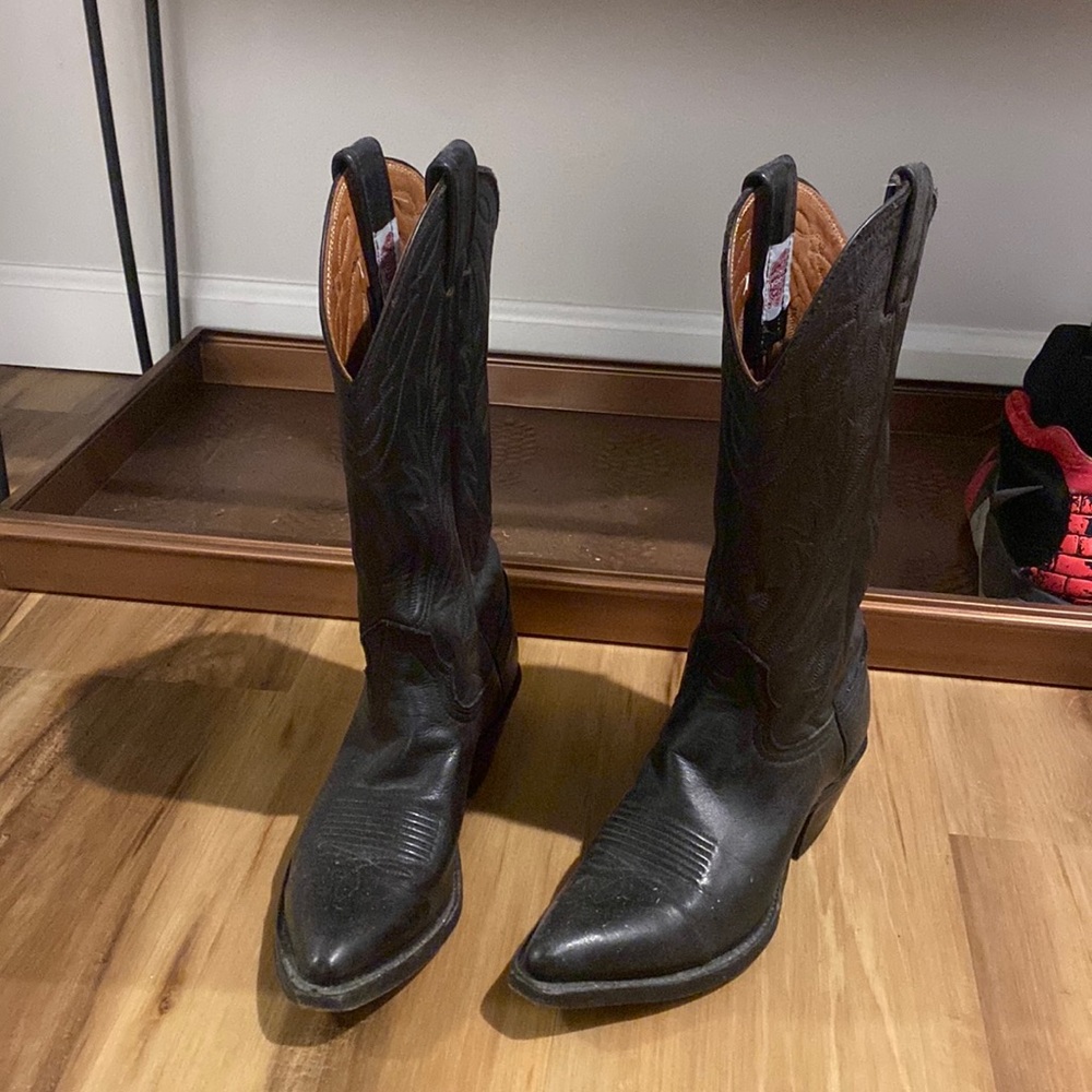 Trendy Cowboy/Cowgirl Boots